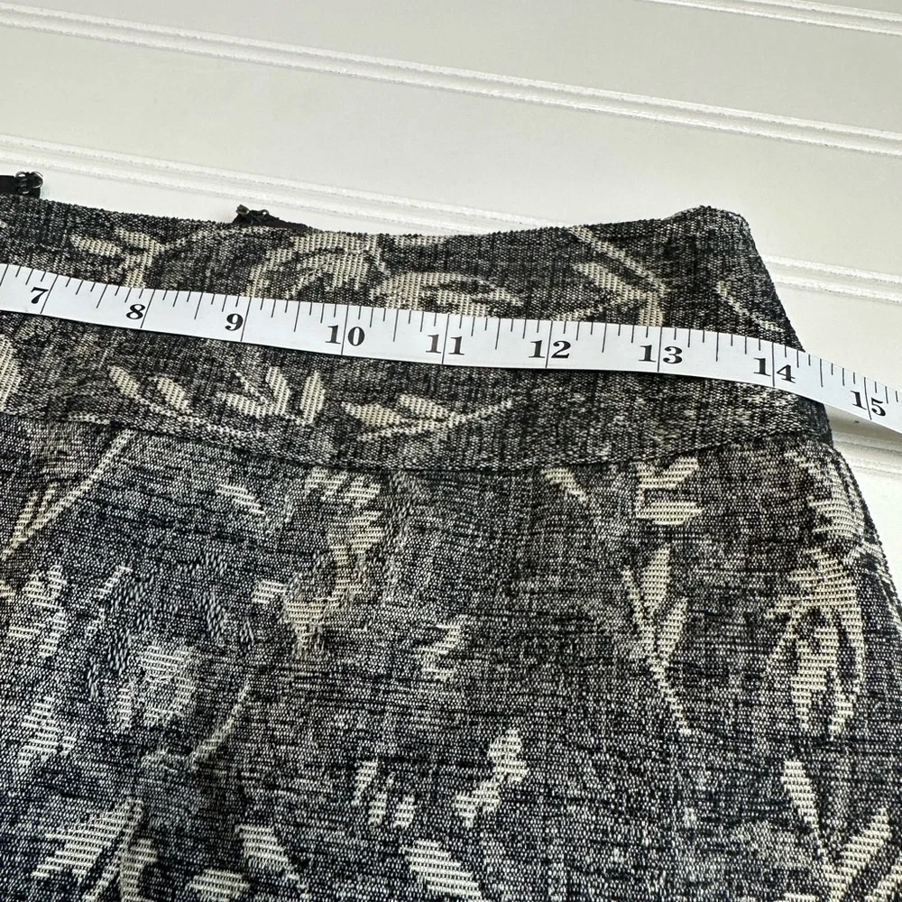 Ann Taylor Pencil Skirt Size 0 Black Gray Floral Brocade Metallic Silver Accent - Picture 6 of 6